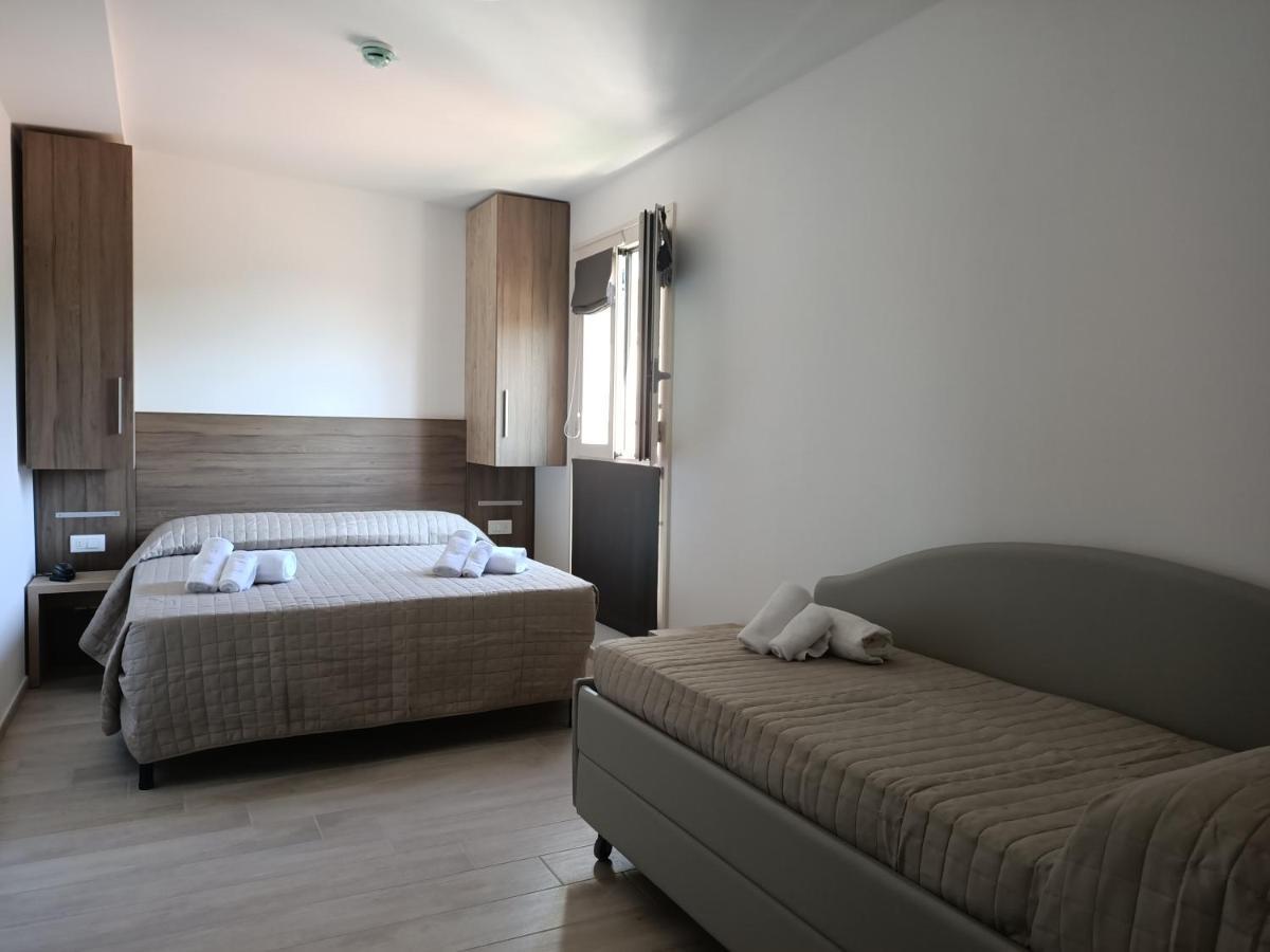 Hotel Bed & Book Rimini Exteriör bild